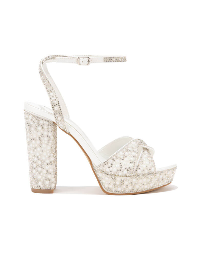 Sandales à talons avec perles